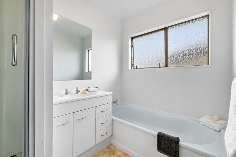 Photo of property in 47a Hatton Road, Orewa, 0931