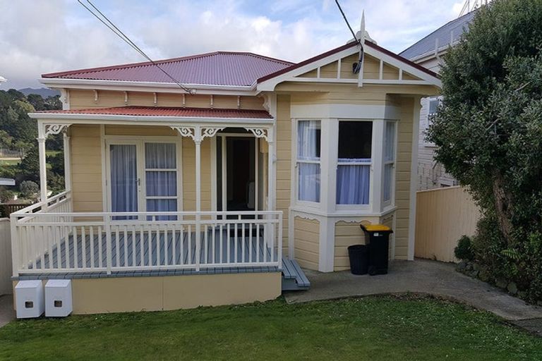 Photo of property in 28 Overtoun Terrace, Hataitai, Wellington, 6021