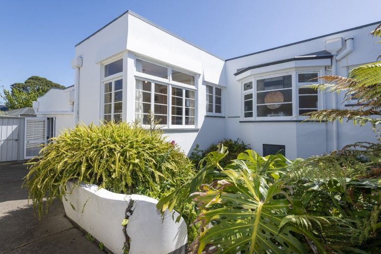 Photo of property in 75 Esplanade, Kaiti, Gisborne, 4010