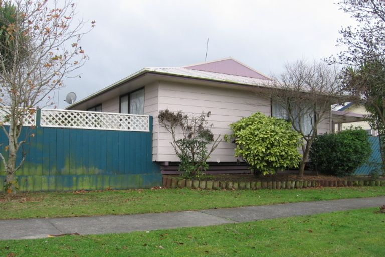Photo of property in 37 Peter Hall Drive, Kelvin Grove, Palmerston North, 4414