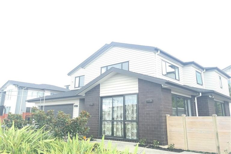 Photo of property in 33 Remuremu Street, Long Bay, Auckland, 0630