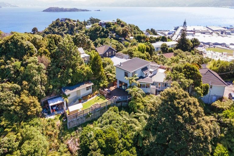 Photo of property in 2/90 Howard Road, Point Howard, Lower Hutt, 5013