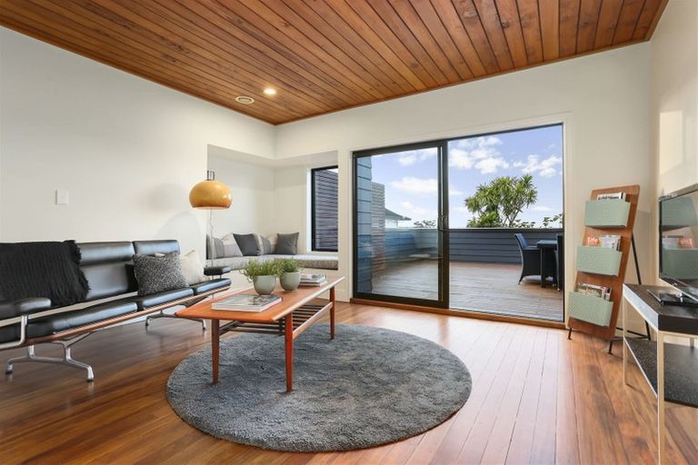 Photo of property in 79a Stanley Point Road, Stanley Point, Auckland, 0624