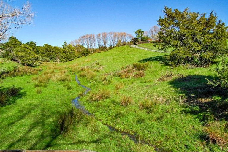 Photo of property in 82 Settlement Road, Kaiwaka, 0573