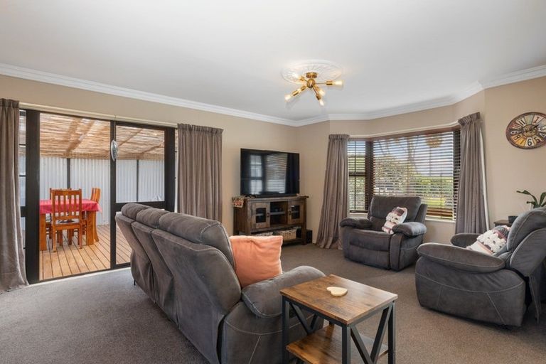 Photo of property in 2 Ascot Close, Richmond Heights, Taupo, 3330