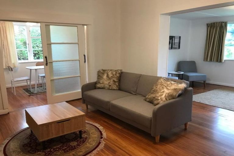 Photo of property in 15 Sunshine Avenue, Karori, Wellington, 6012