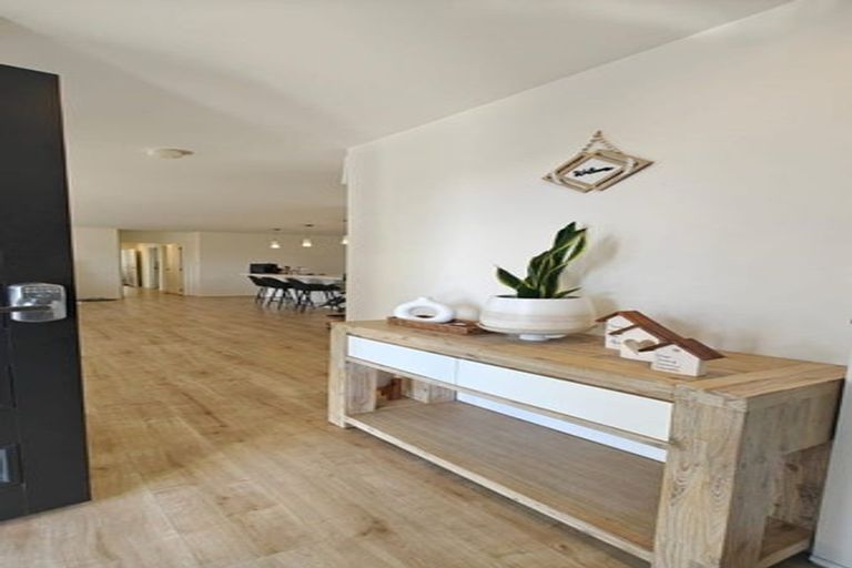 Photo of property in 7 Kingfisher Road, Silverdale, 0932