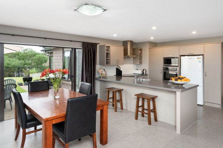 Photo of property in 27 Scoria Close, Pyes Pa, Tauranga, 3112