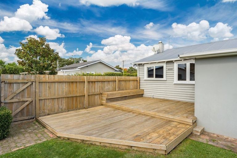 Photo of property in 25 Oxford Street, Fairfield, Hamilton, 3214