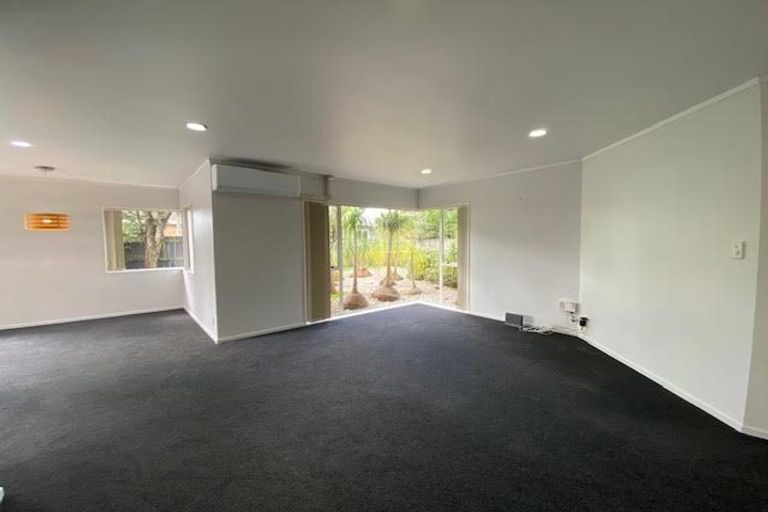 Photo of property in 30 Ben Nevis Place, Northpark, Auckland, 2013