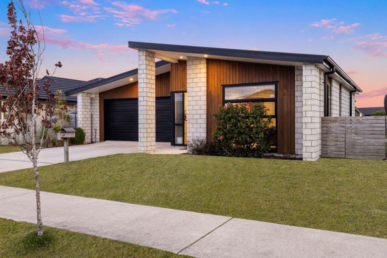 Photo of property in 14 Dunkeld Drive, Papamoa, 3118