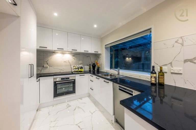 Photo of property in 71 Medvale Avenue, Flat Bush, Auckland, 2019