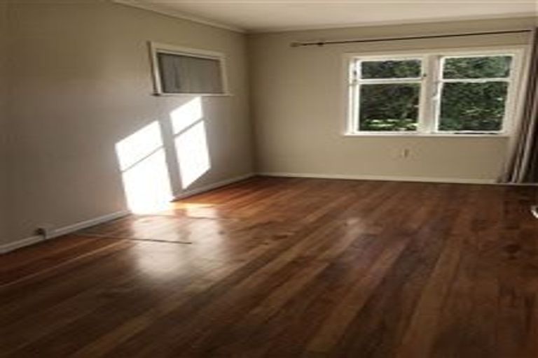 Photo of property in 3 Titoki Road, Waikanae Beach, Waikanae, 5036