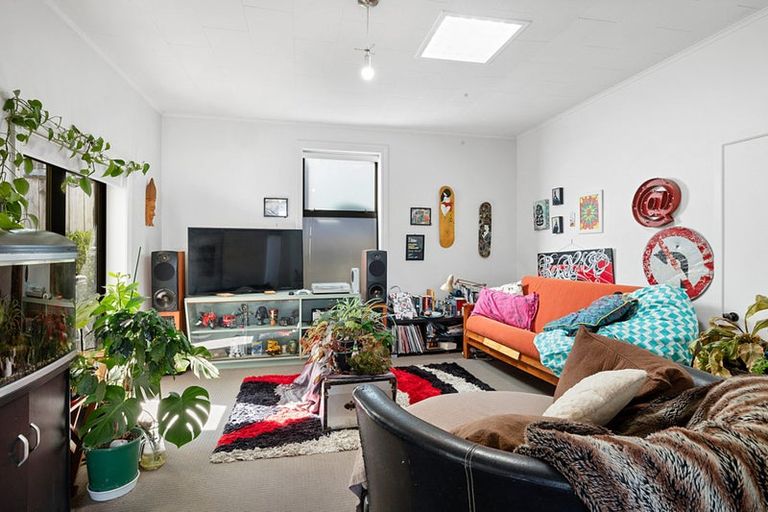 Photo of property in 94 Young Street, New Plymouth, 4310