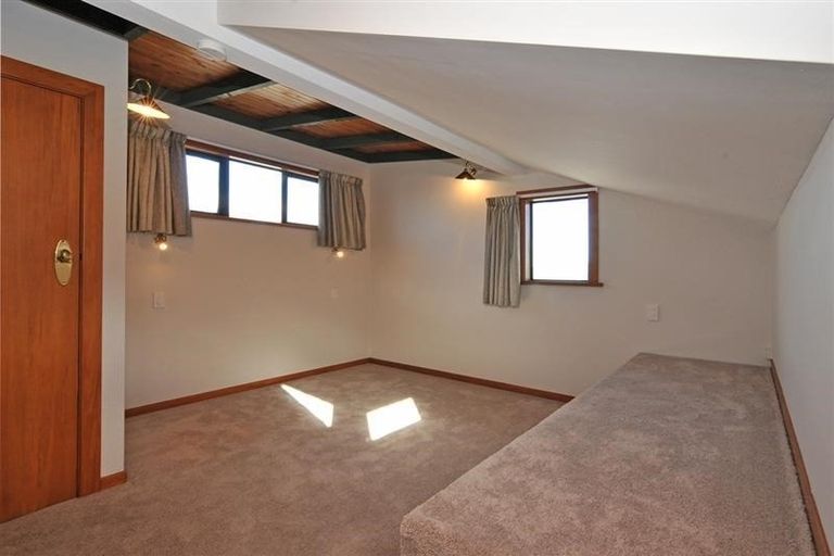 Photo of property in 103 Freyberg Street, Lyall Bay, Wellington, 6022