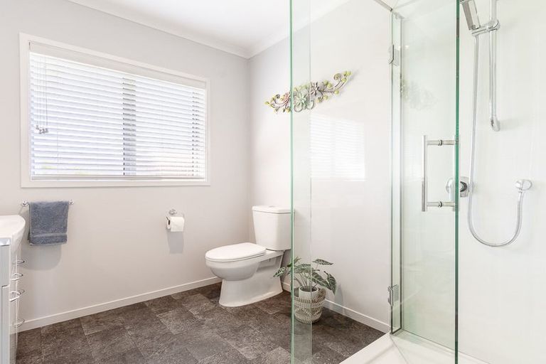 Photo of property in Trackside Villas, 22/91 Mako Mako Road, Levin, 5510