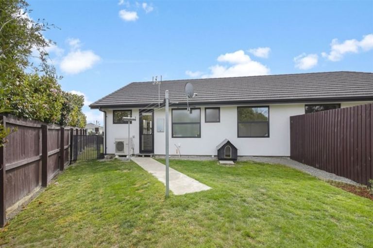 Photo of property in 1/8 Hurst Place, Parklands, Christchurch, 8083