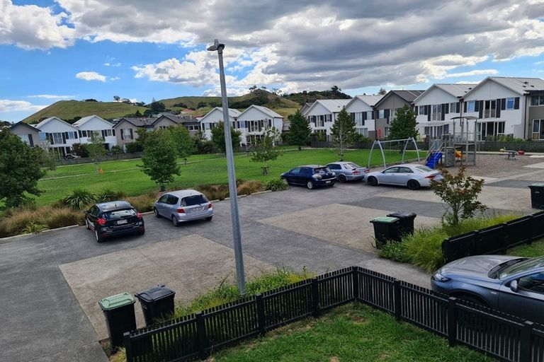 Photo of property in 14 Patiti Parade, Mangere Bridge, Auckland, 2022