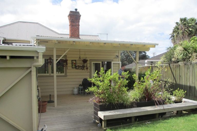Photo of property in 13 Kawerau Avenue, Devonport, Auckland, 0624