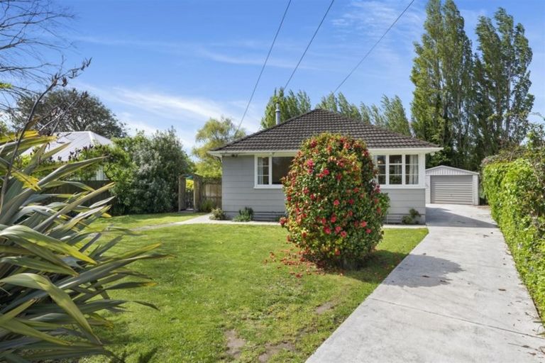 Photo of property in 32 Hollyford Avenue, Bryndwr, Christchurch, 8053