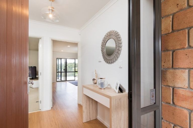 Photo of property in 7 Bovill Way, Tuakau, 2121