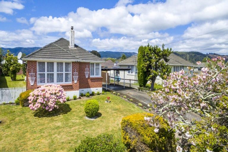 Photo of property in 39 Mary Crescent, Elderslea, Upper Hutt, 5018