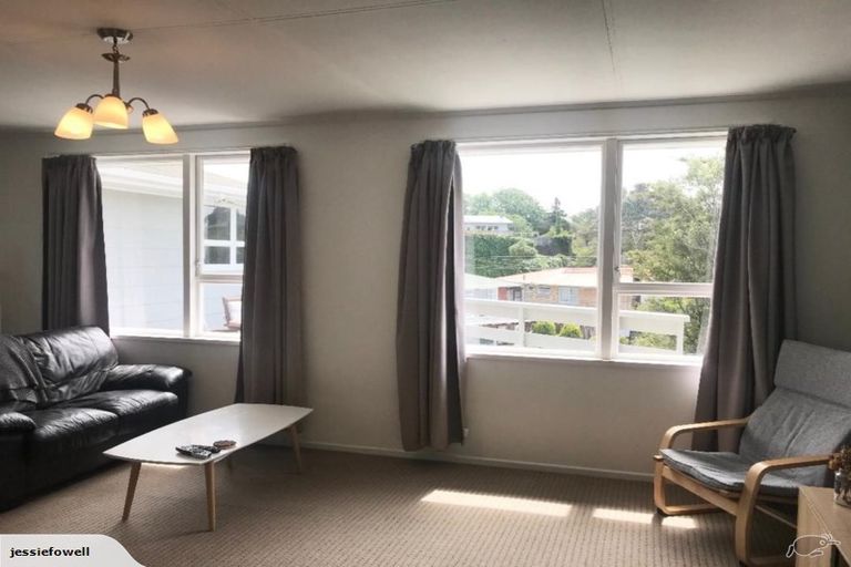 Photo of property in 29 Beaumont Crescent, Frankleigh Park, New Plymouth, 4310