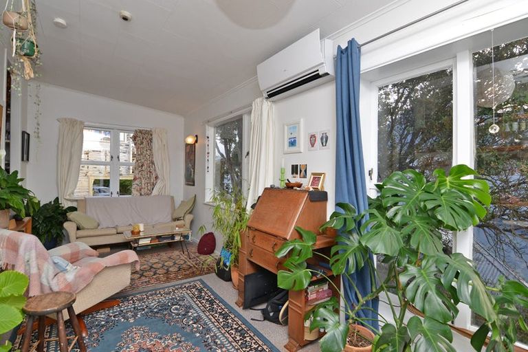 Photo of property in 10 Claremont Grove, Mount Victoria, Wellington, 6011