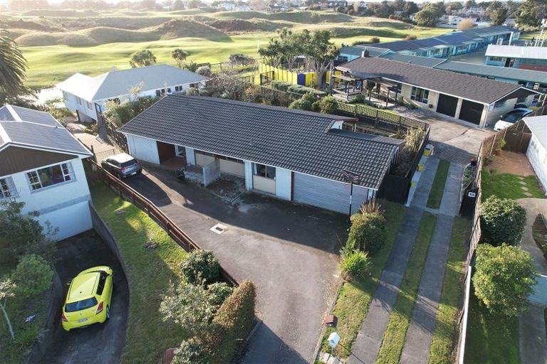 Photo of property in 61a Callender Terrace, Paraparaumu Beach, Paraparaumu, 5032