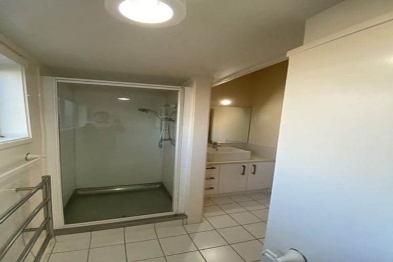 Photo of property in 8 Sanctuary Point, Sunnyhills, Auckland, 2010