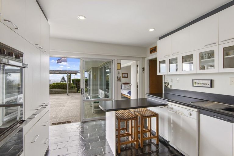 Photo of property in 227 Mount Pleasant Road, Mount Pleasant, Christchurch, 8081
