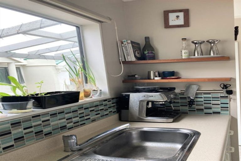 Photo of property in 44p Roxburgh Street, Mount Victoria, Wellington, 6011