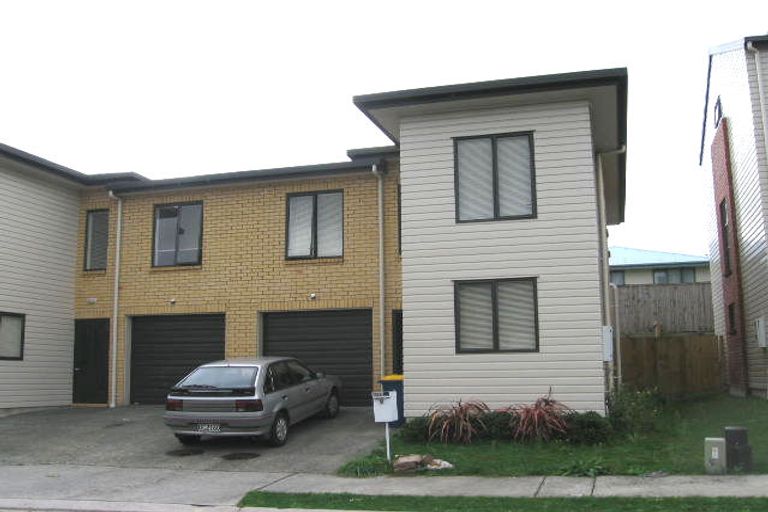 Photo of property in 9 Barnea Circle, Glen Eden, Auckland, 0602