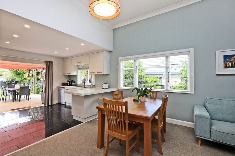 Photo of property in 4 Lamason Street, Greenmeadows, Napier, 4112