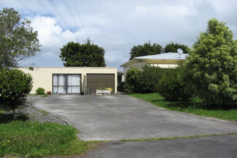 Photo of property in 162 Boord Crescent, Kumeu, 0891