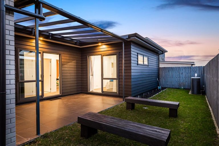 Photo of property in 17 Whenuapai Drive, Whenuapai, Auckland, 0618