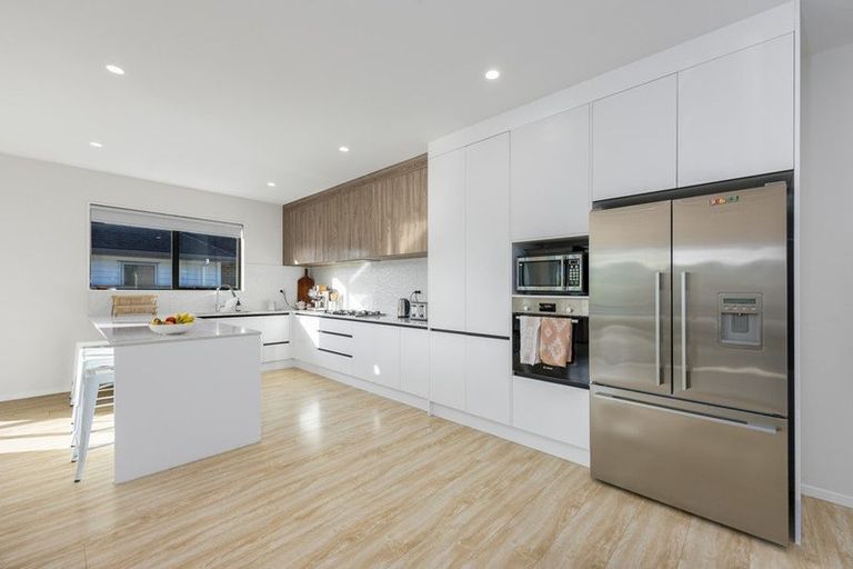 Photo of property in 8 Ahorangi Road, Silverdale, 0932