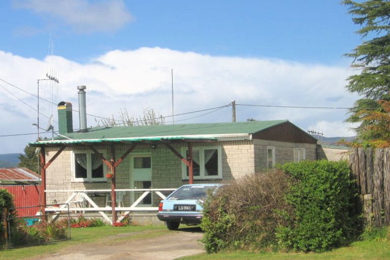 Photo of property in 12 Rangatira Drive, Mangakino, 3421
