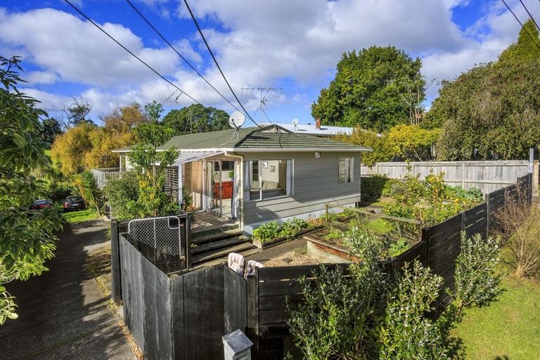 Photo of property in 1/11 Kahika Road, Birkdale, Auckland, 0626