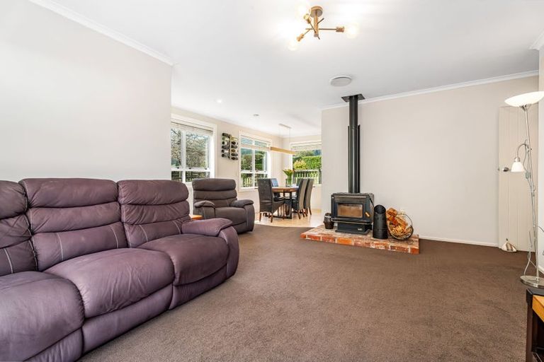 Photo of property in 52 Katherine Mansfield Drive, Whitemans Valley, Upper Hutt, 5371