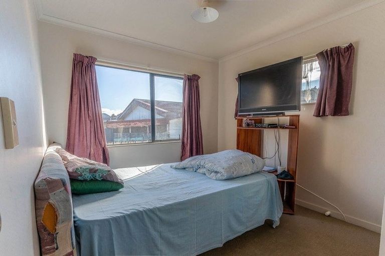 Photo of property in 49a Thatcher Street, Castlecliff, Whanganui, 4501