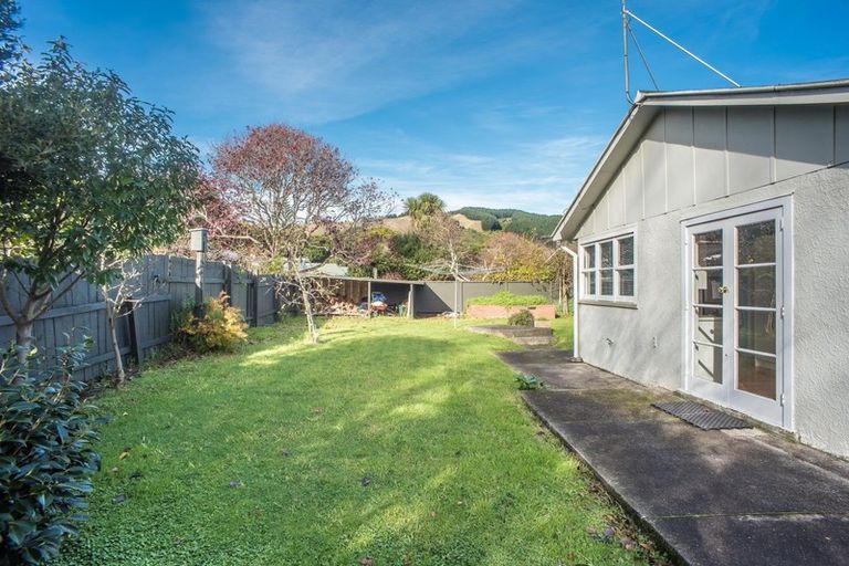Photo of property in 3 Sunny Glen, Waikanae, 5036