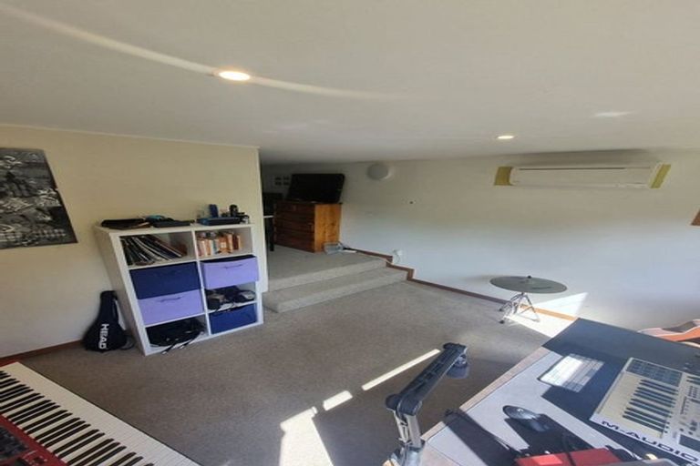 Photo of property in 10 Swadel Way, Karori, Wellington, 6012