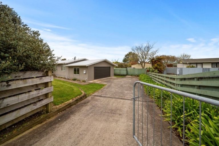 Photo of property in 3 Titoki Place, Inglewood, 4330