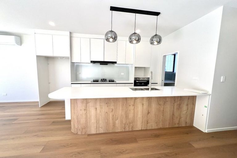 Photo of property in 20b Clovelly Road, Bucklands Beach, Auckland, 2012