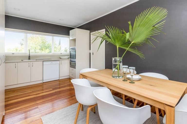 Photo of property in 16 Simla Avenue, Havelock North, 4130