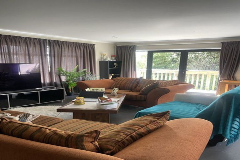 Photo of property in 2/21a Ludlow Terrace, Totara Vale, Auckland, 0627