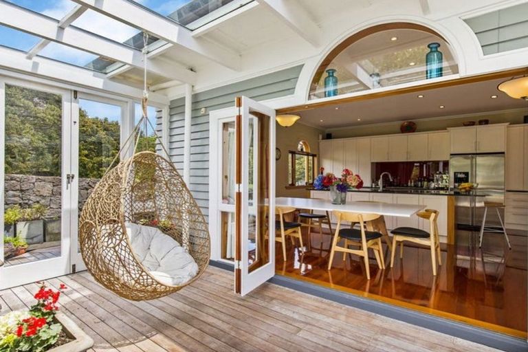 Photo of property in 200 Green Lane West, Greenlane, Auckland, 1051