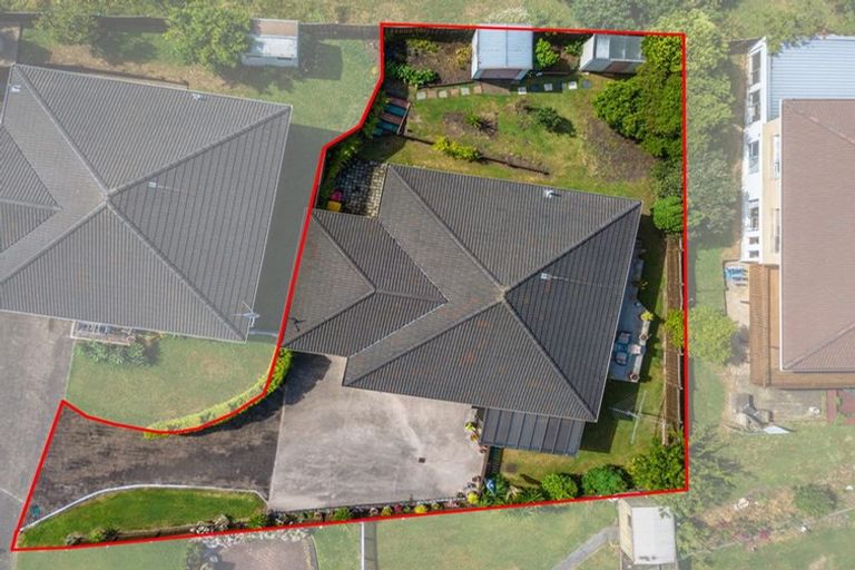 Photo of property in 2/35 Derrimore Heights, Clover Park, Auckland, 2019