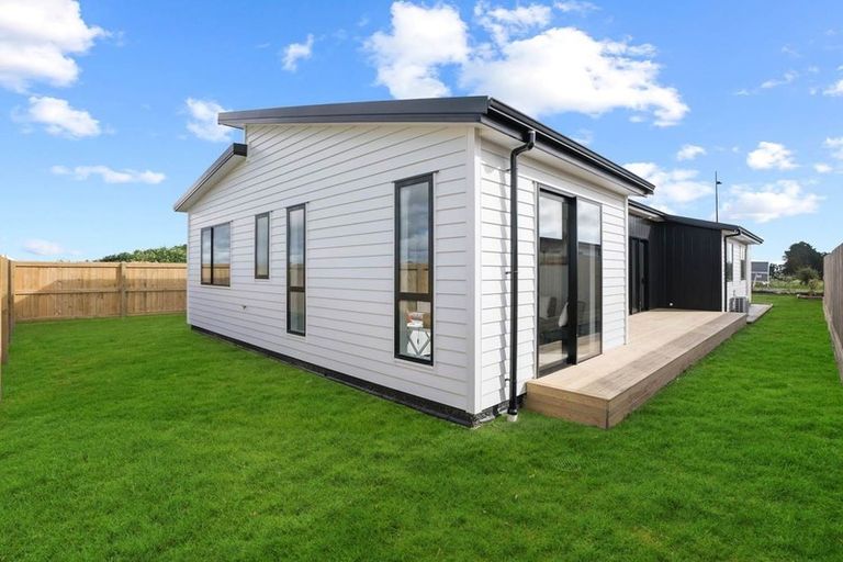 Photo of property in 65 Clarks Beach Road, Clarks Beach, 2122